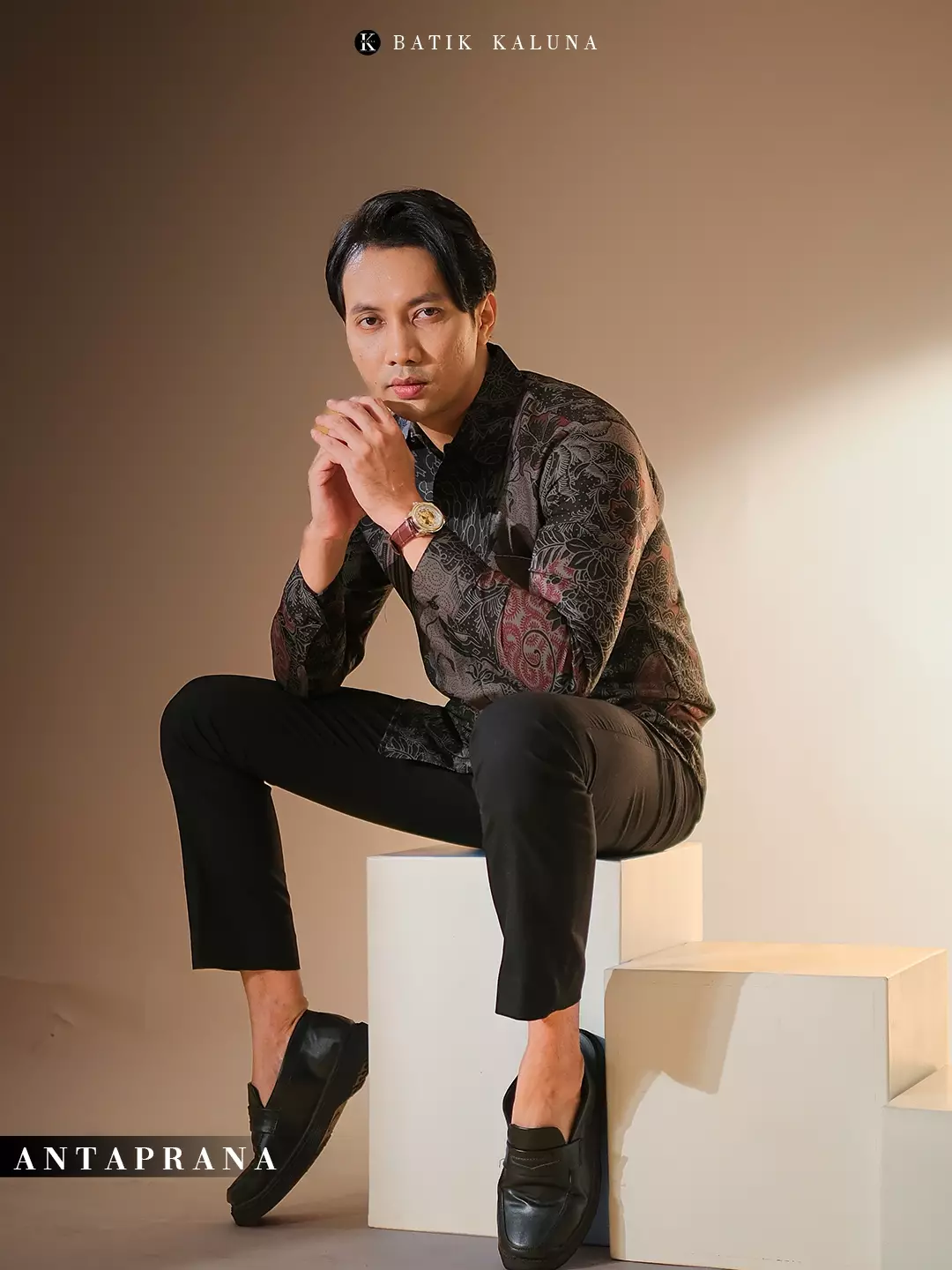 KEMEJA ANTAPRANA MERAH