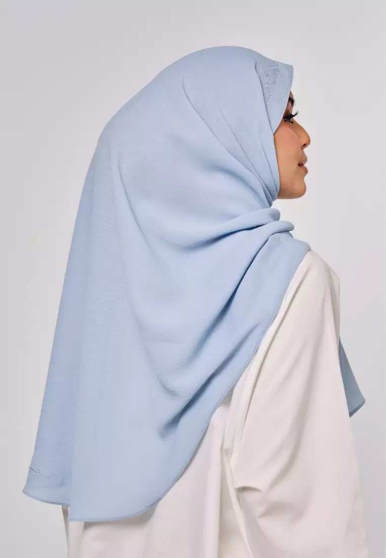 Sulam Mekar Ironless Chiffon Triangle Bawal in Pastel Blue