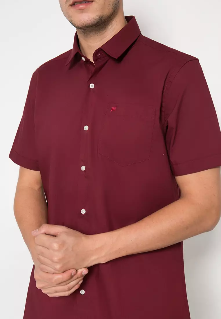 Johnwin - Slim Fit - Kemeja Casual Lengan Pendek Motif Polos - Maroon
