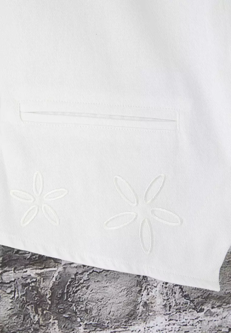 White Fitted Embroidered Cotton Woven Vest Twoss25Ye00112