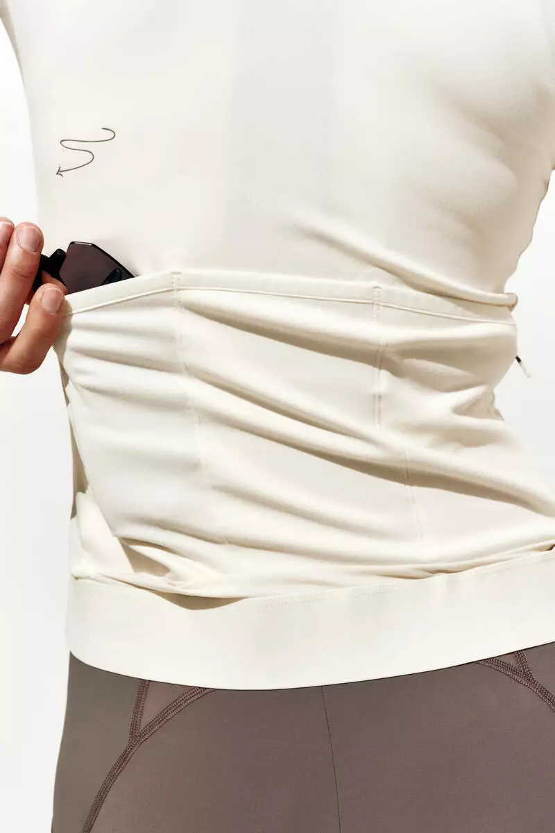 Cycling jacket with DryMove™