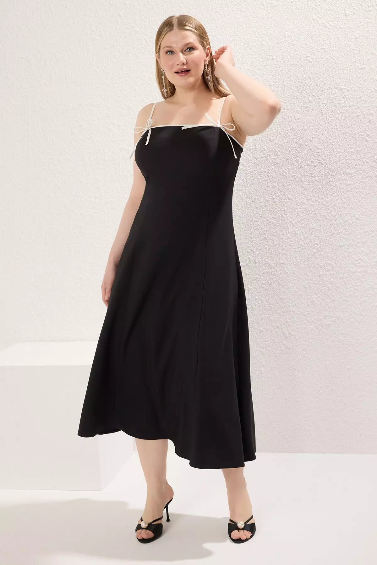 Plus Size Ribbon Strap Midi Dress