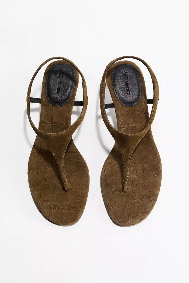 Heeled leather sandals