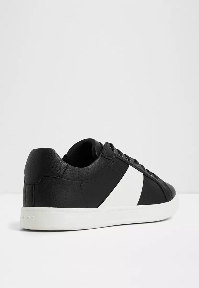 Ozzy Low-Top Sneakers