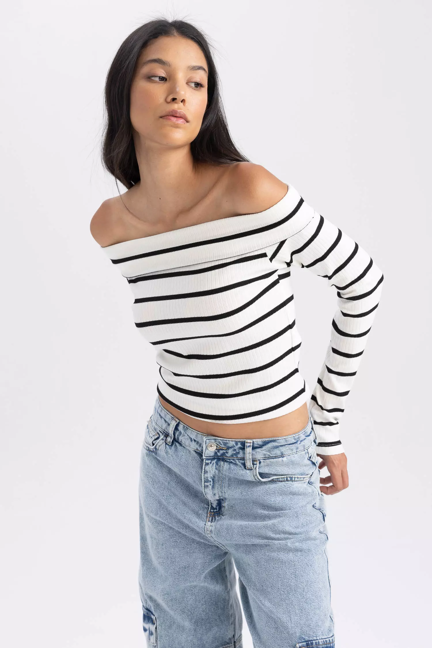 Off store shoulder camisole