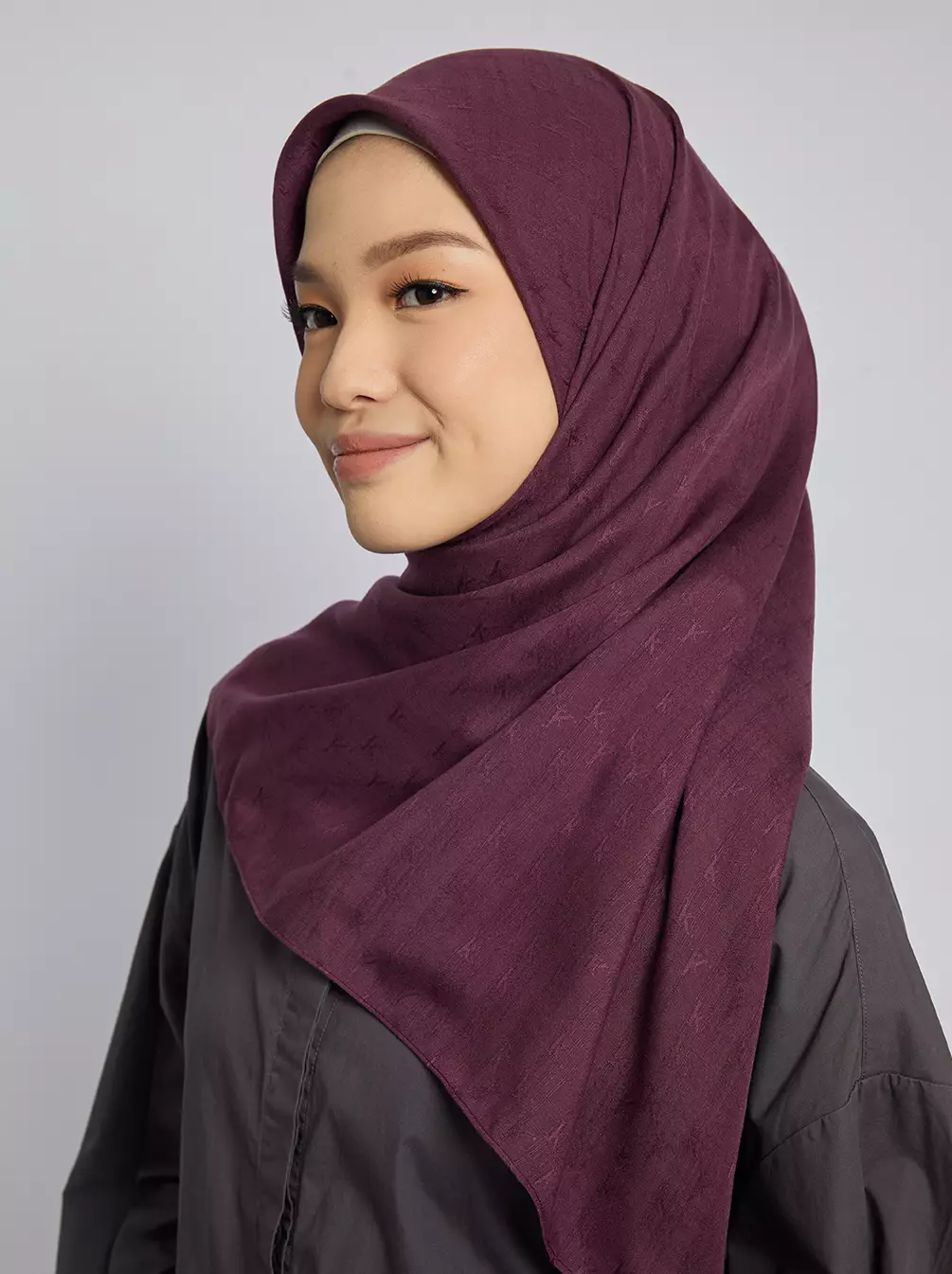 Kami Airy Jacquard Scarf Plain Blackberry