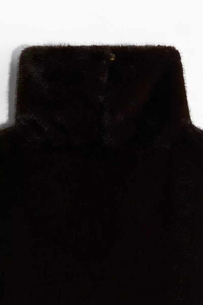 Fluffy neck warmer