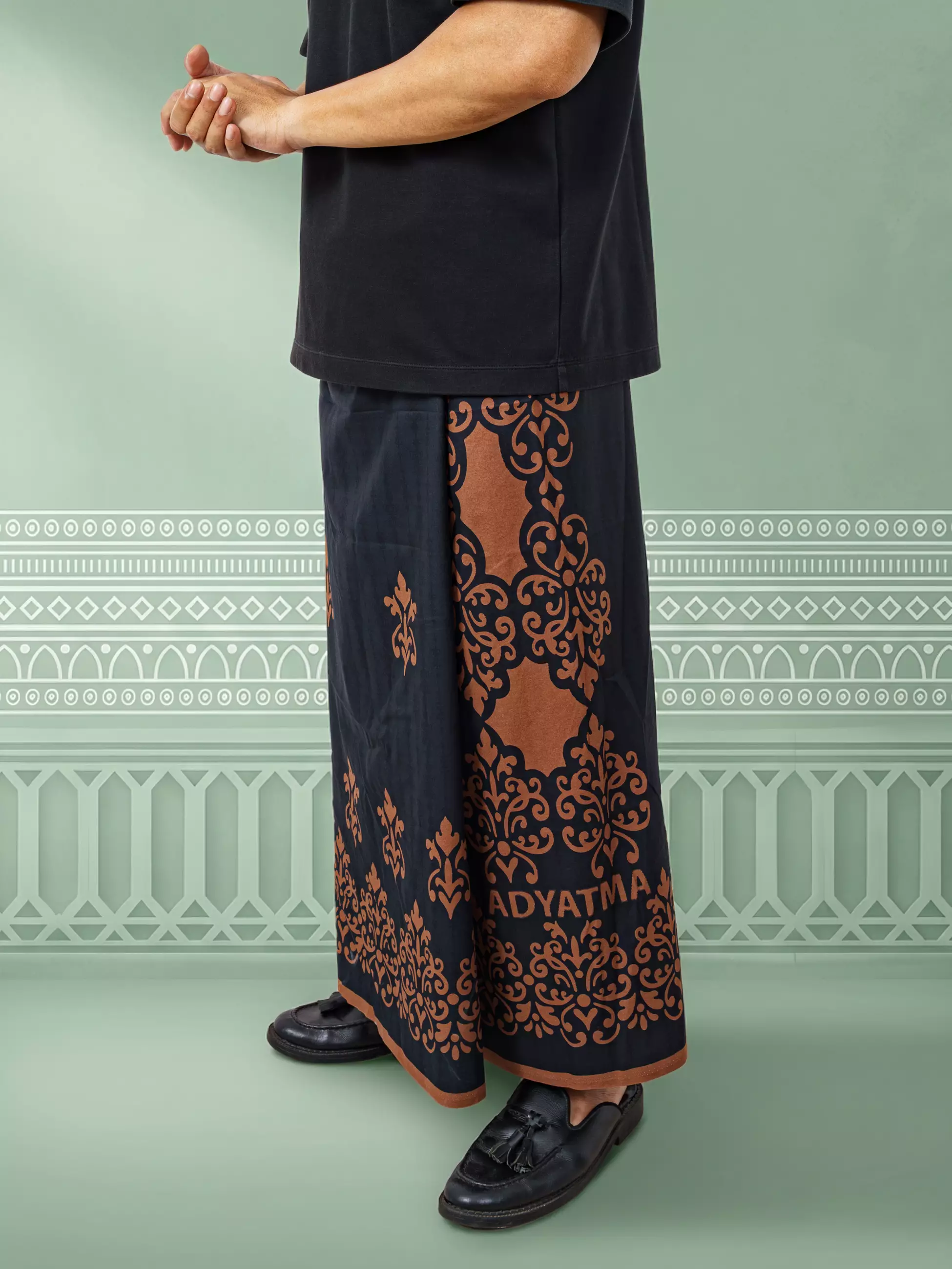 Batik Adyatma Sarung Wangi Premium Black Terra