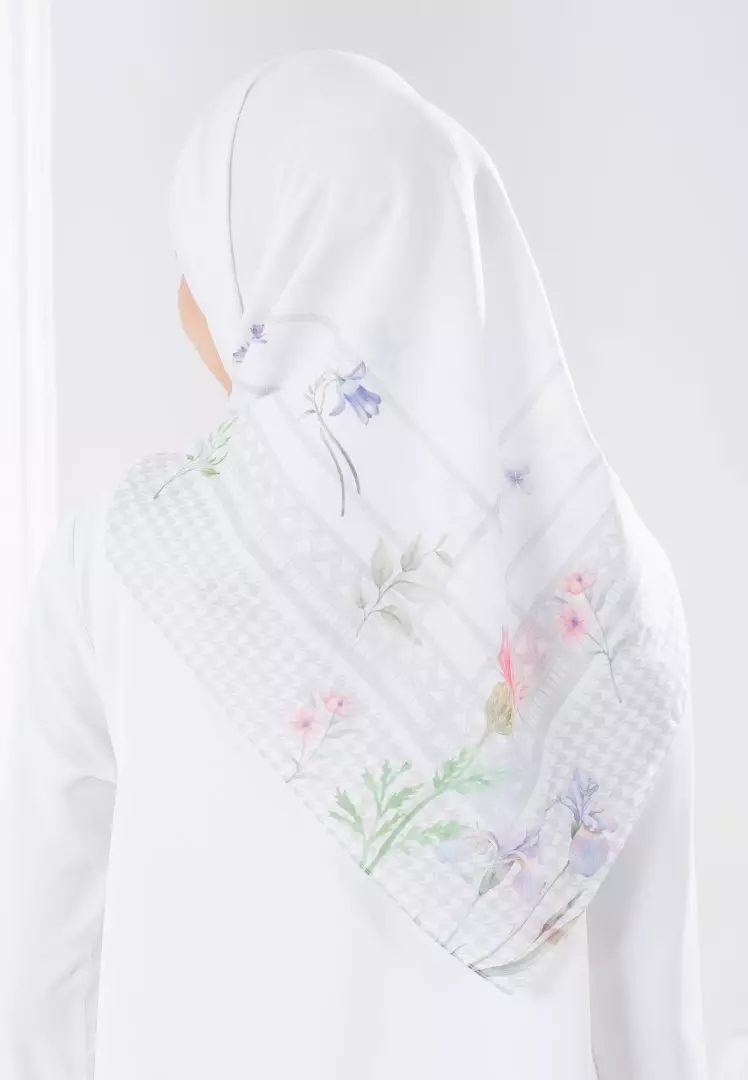NUWARA Print Scarf Off White - Kerudung Hijab Segiempat Motif With BOX - Bahan Nesla - Ukuran 115x115