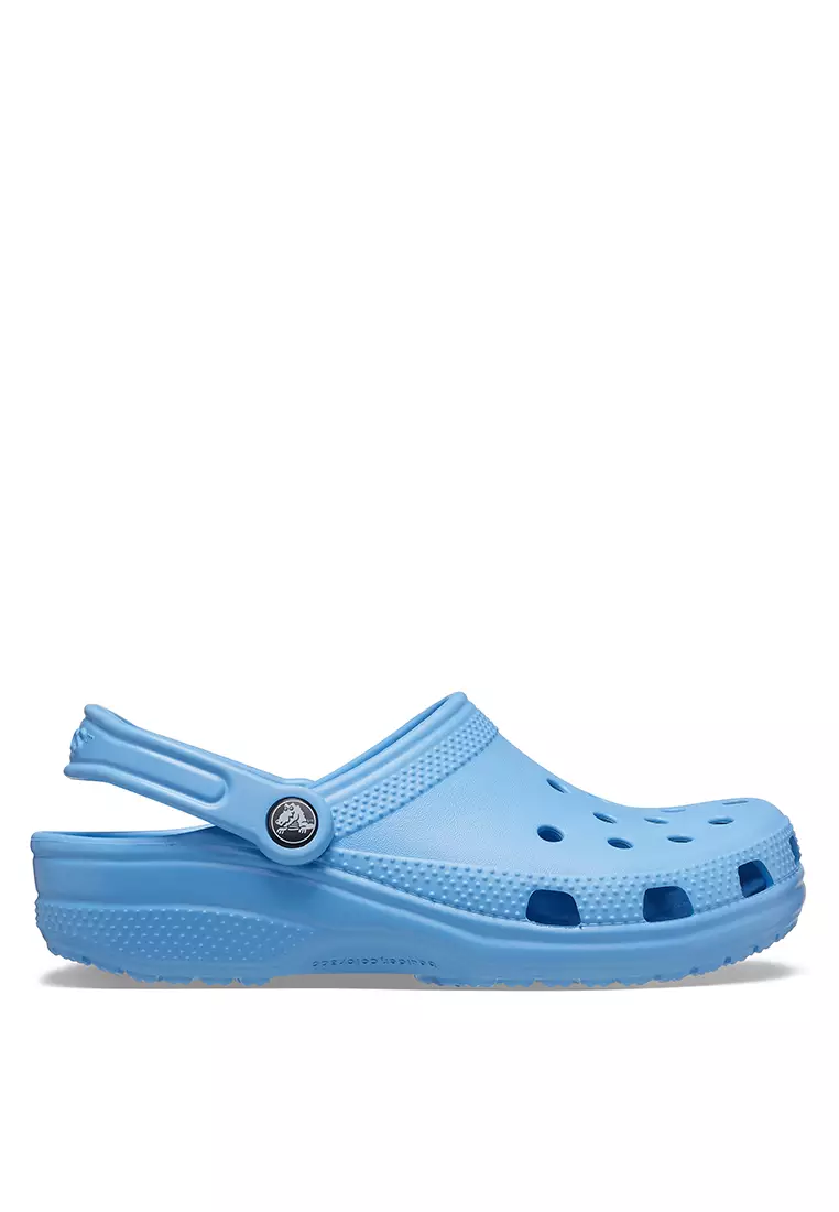 Who sells clearance crocs shoes