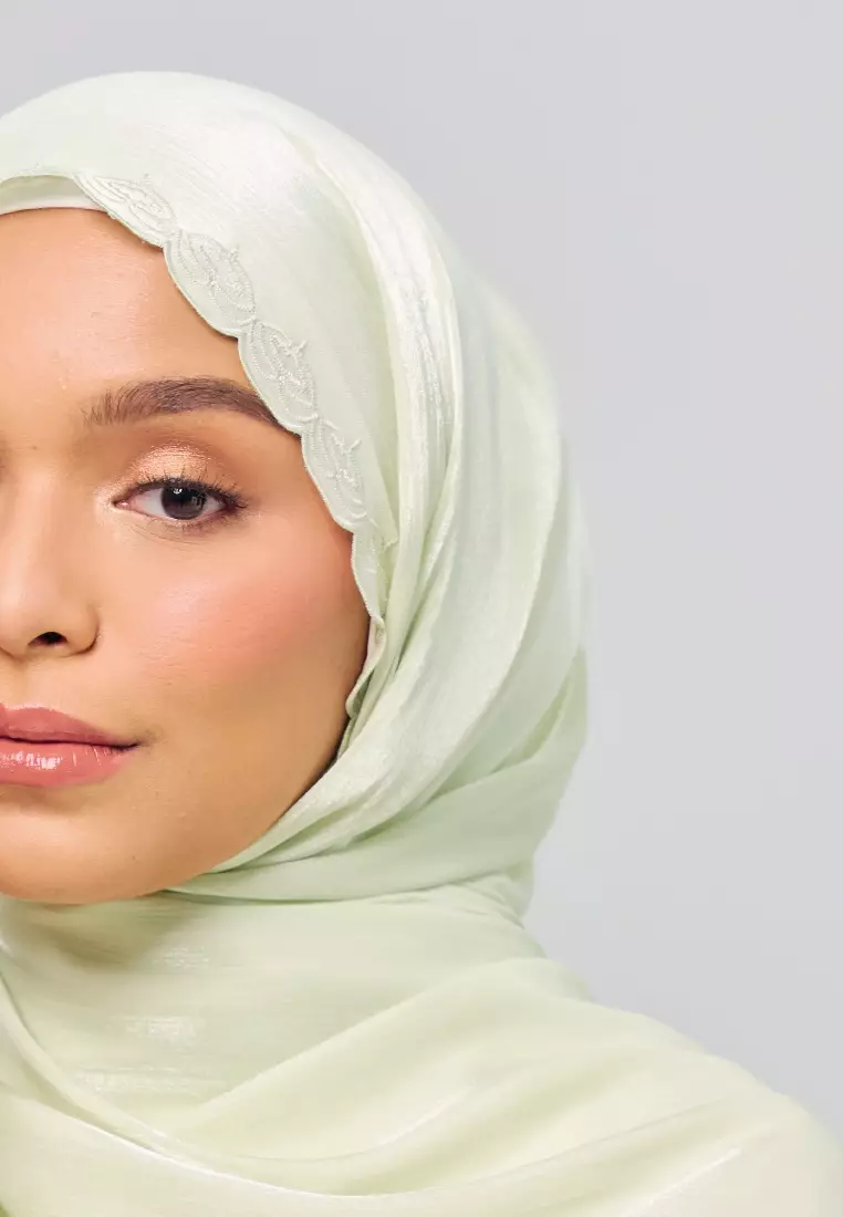 Sulam Wau Cendana Scarf in Noni Green