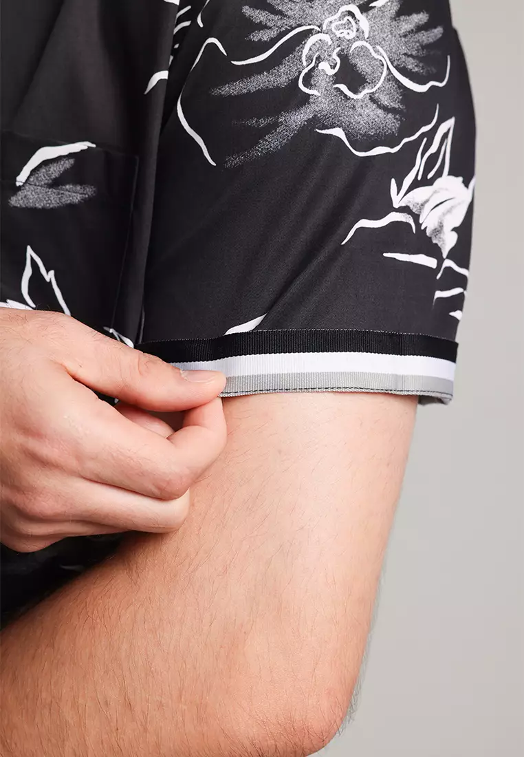 MOC Kemeja Motif Pria Lengan Pendek Truffle - Black