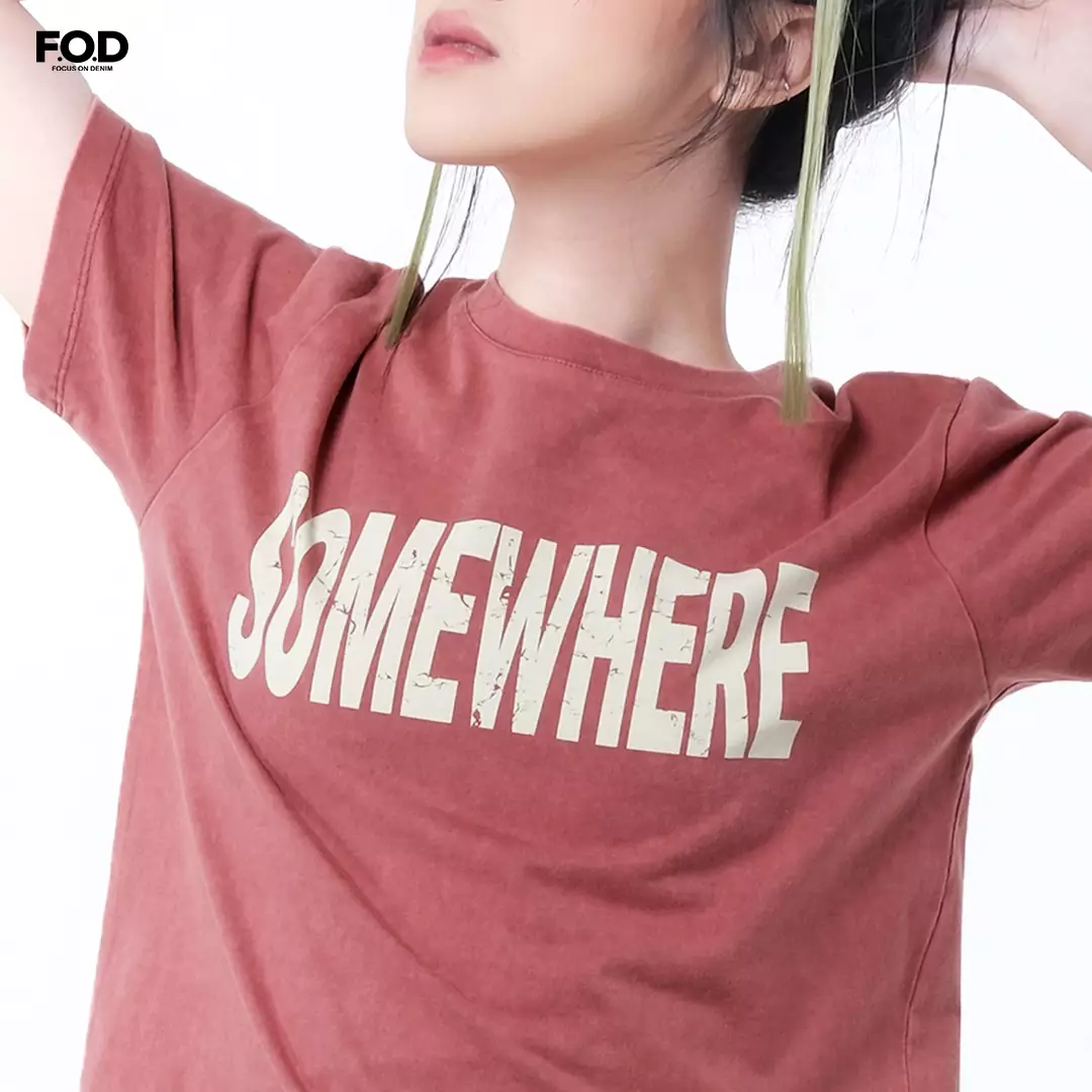 Kaos Wanita Somewhere Dark Pink