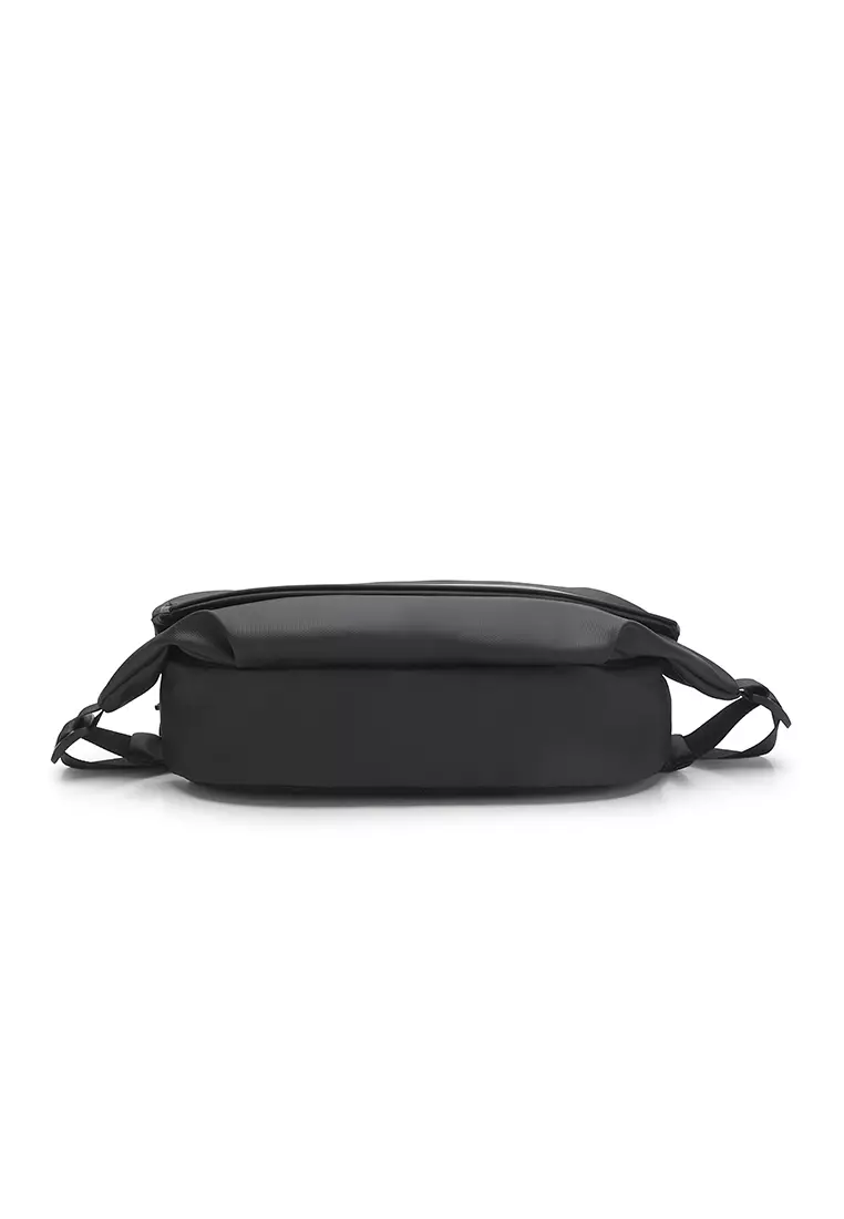Men's Waist Bag / Belt Bag / Chest Bag (Tas Pinggang / Tas Dada Pria) - Hitam