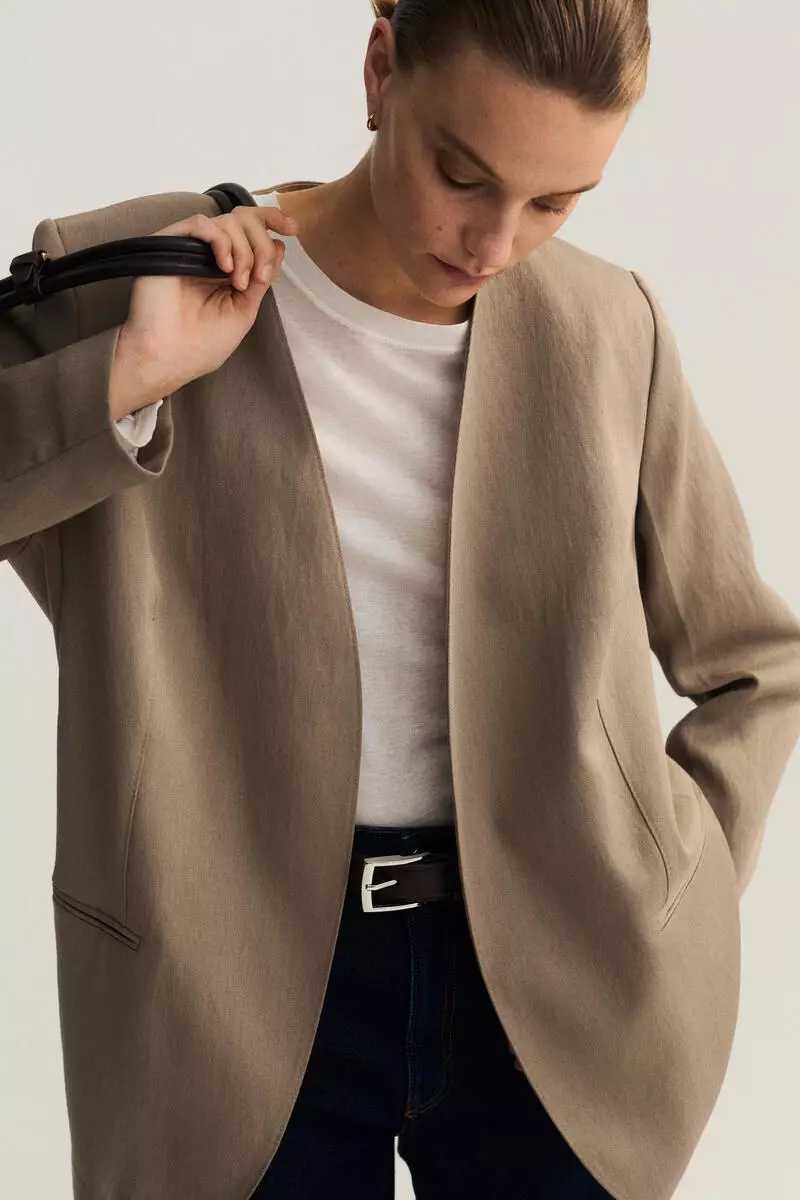 Collarless blazer