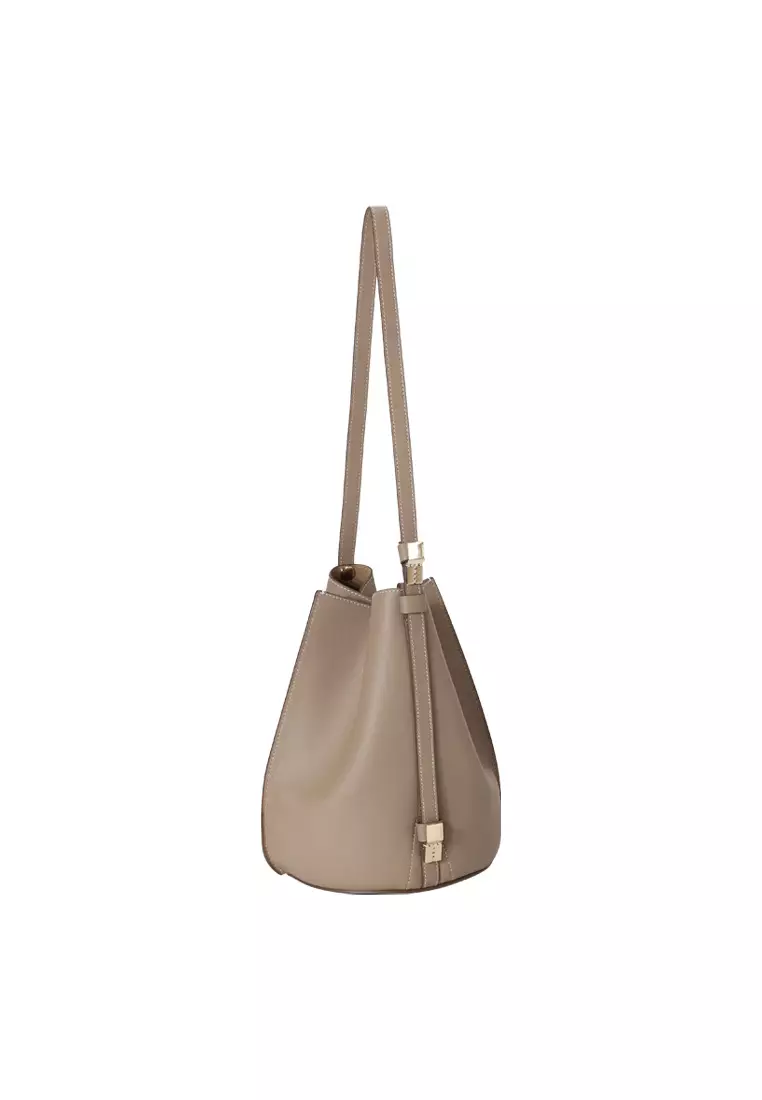 ORUKAMI Flat Hook Convertible Bucket Tote - Toffee