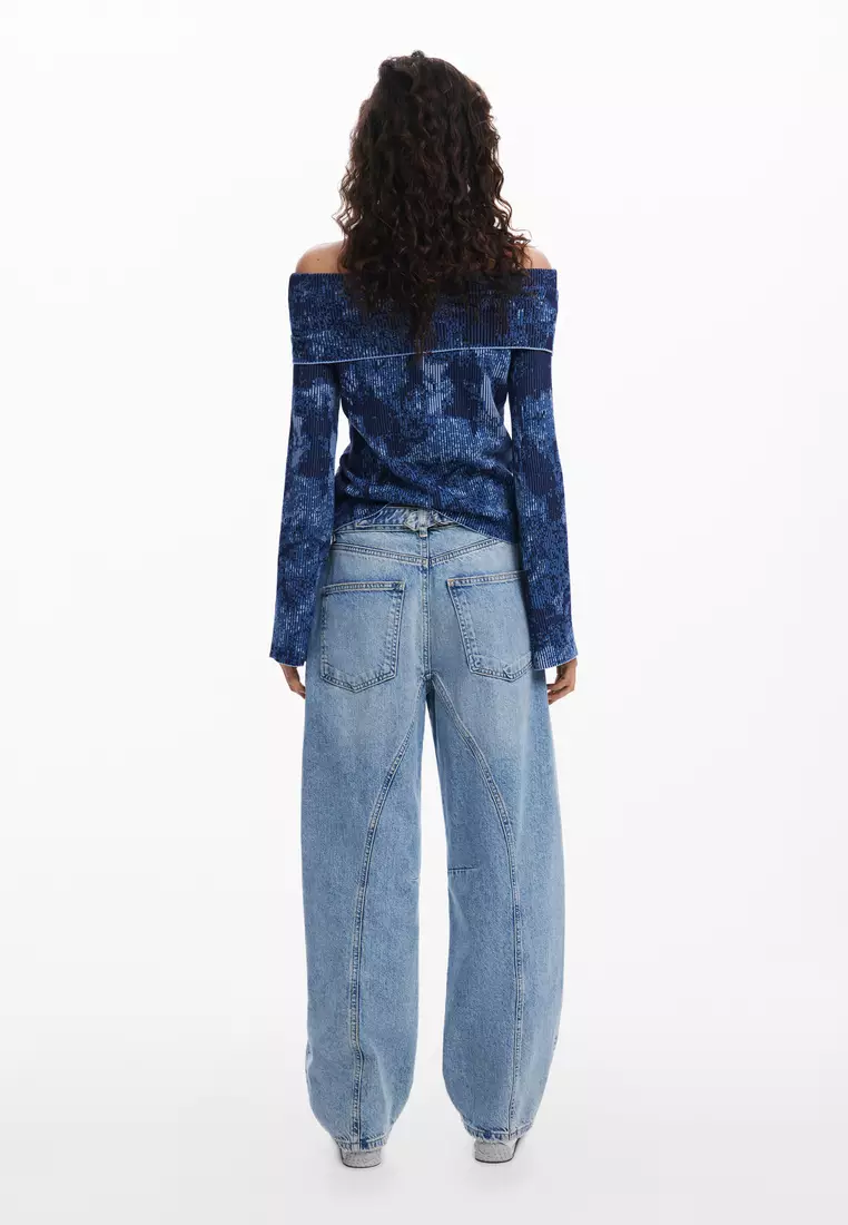 Boat neck sweater