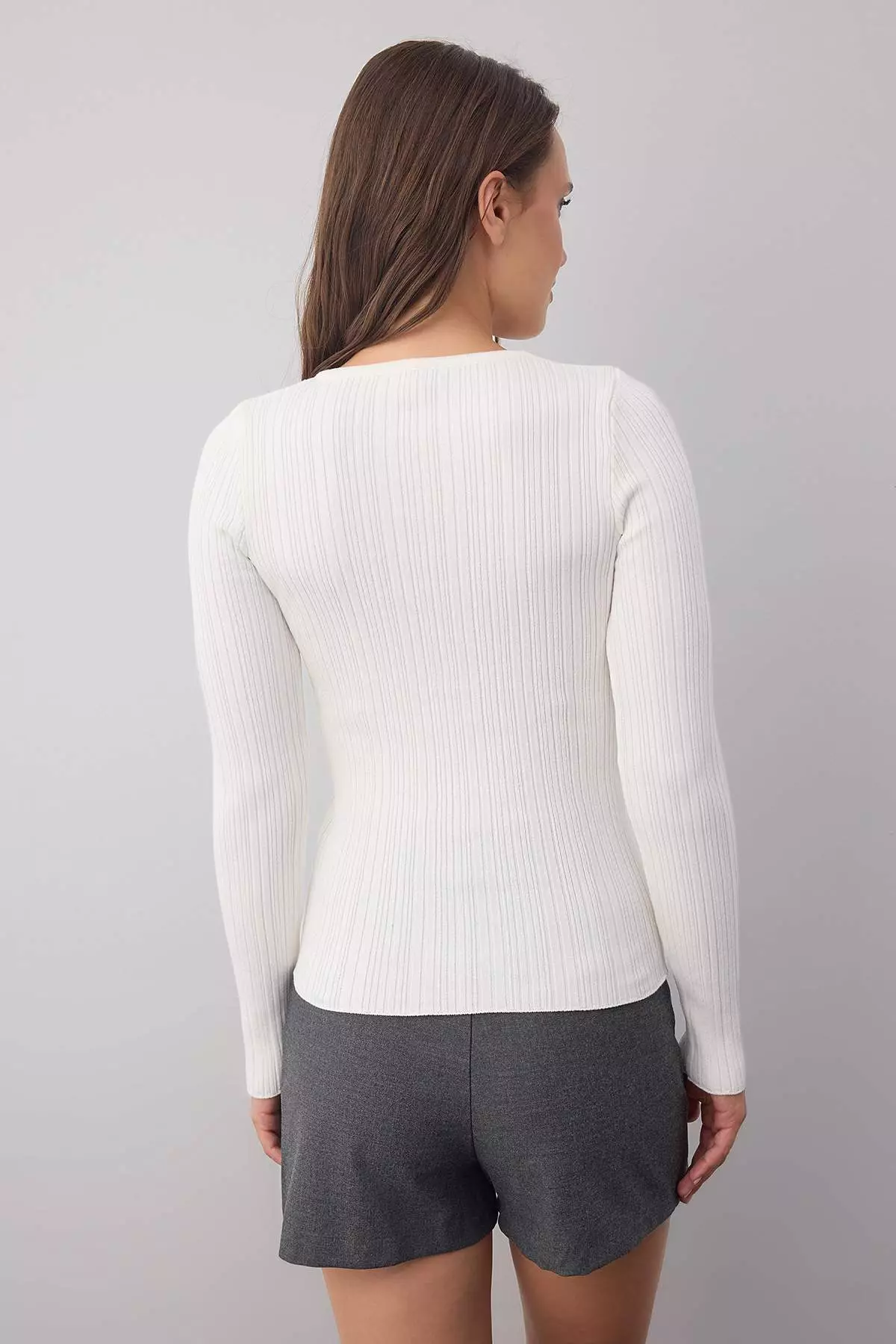 Wardrobe Essentials Ecru Fitted Ribbed Knit Sweater | Twoaw26Kz00083