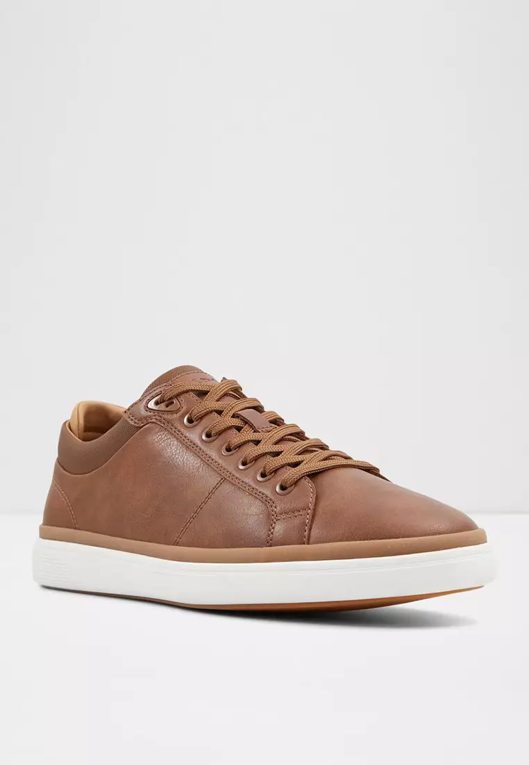 Finespec Low-Top Sneakers