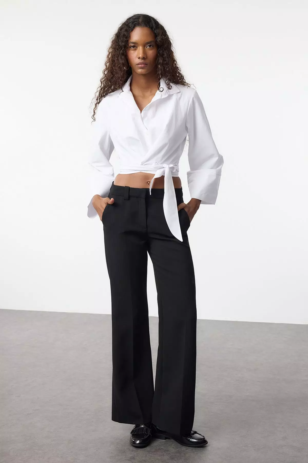 Wide Sleeves Crop Shirt