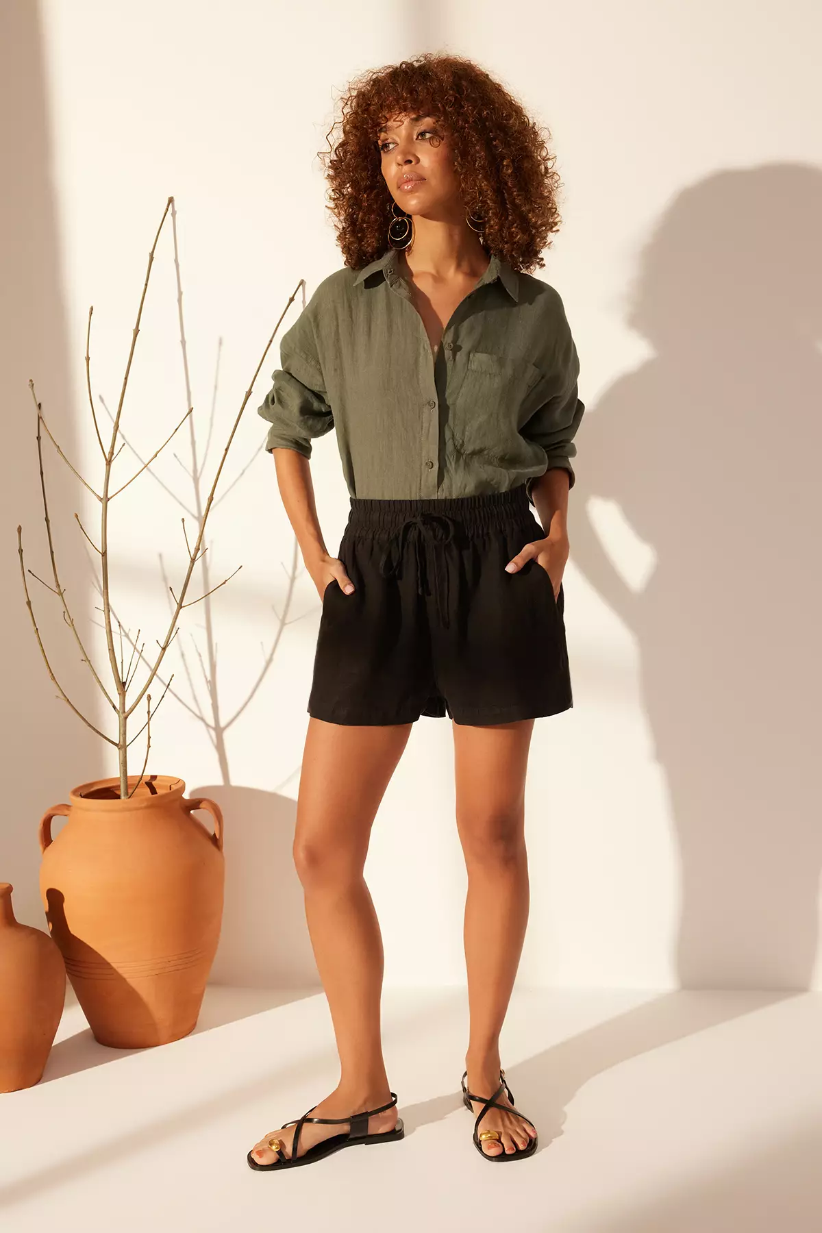Black 1% Linen Elastic Waist High Waist Shorts Twoss26Sr19