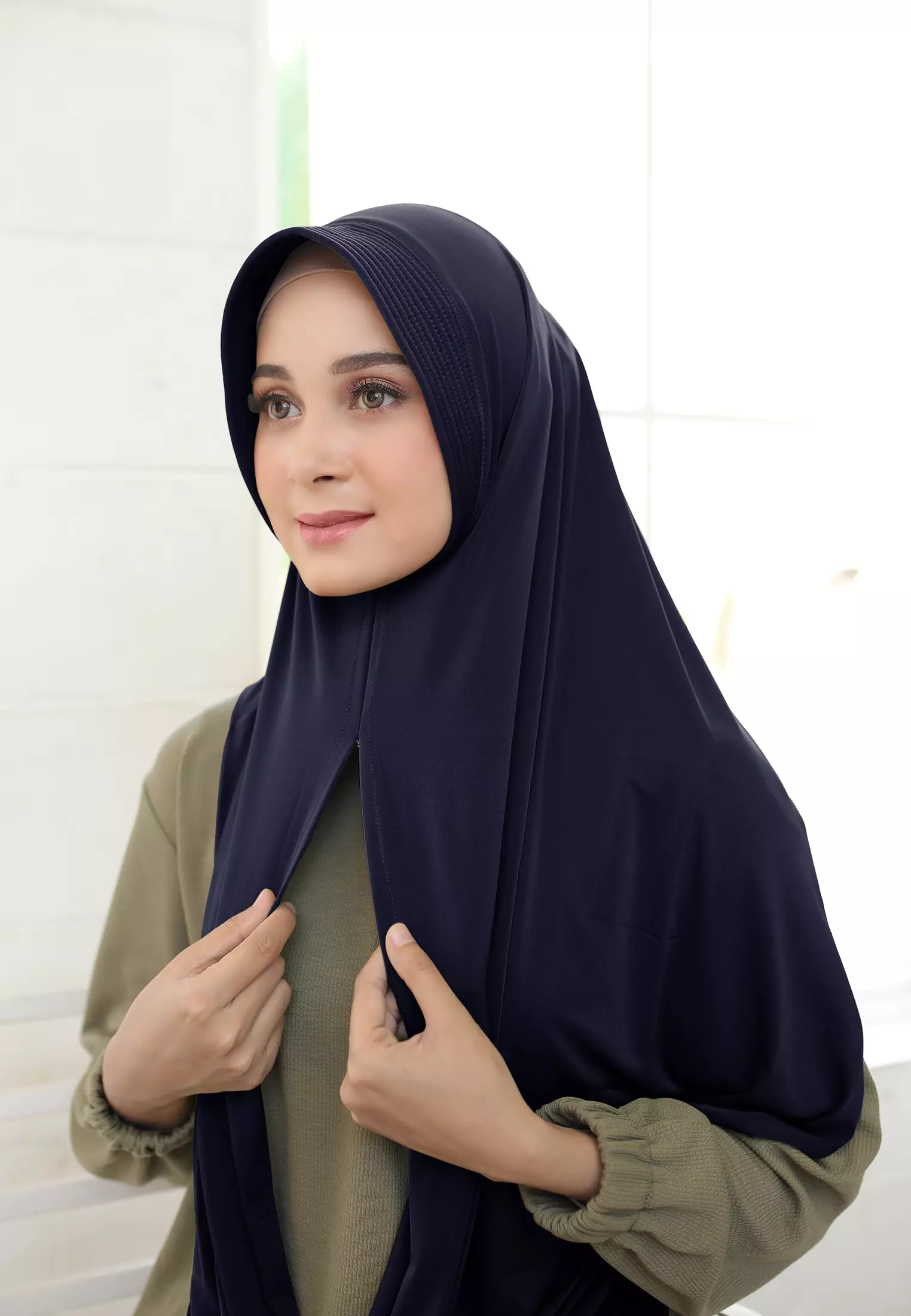 Cotton Bee - Ovel Shawl | Hijab Instan | Pashmina - Bold Navy