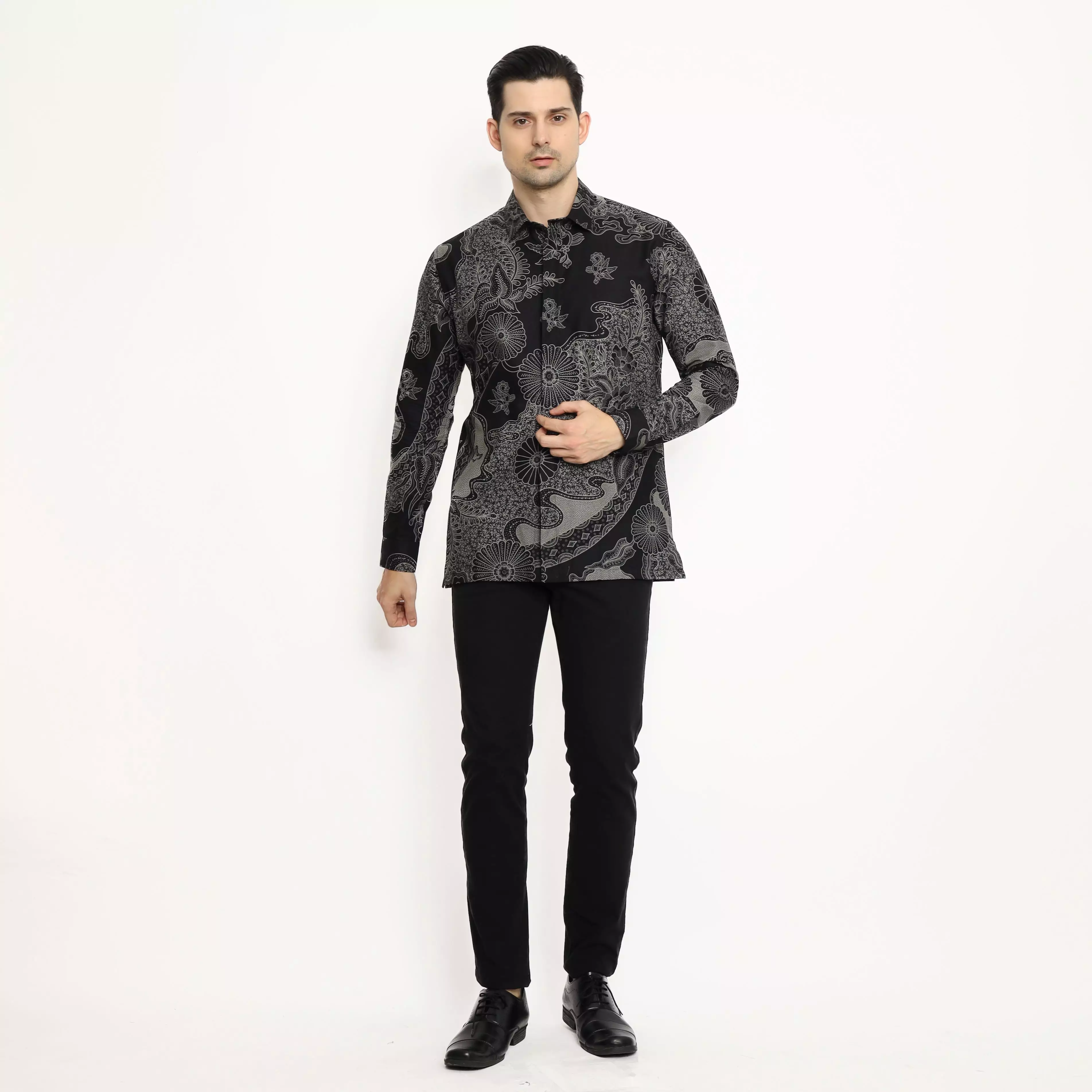 MAGINOT ASYA Batik Pria Slim Fit Lengan Panjang