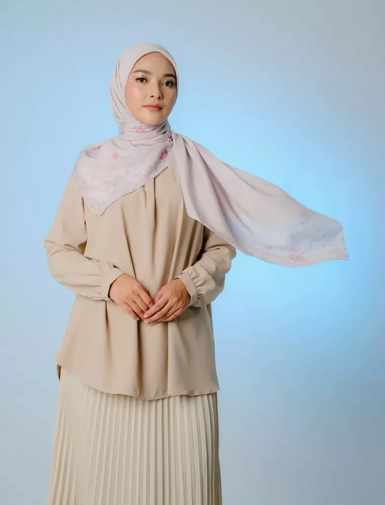 ZANIAH Scarf Cream - Kerudung Hijab Segiempat Motif With Pouch Ziplock - Bahan Poly Fine - Ukuran 110x110