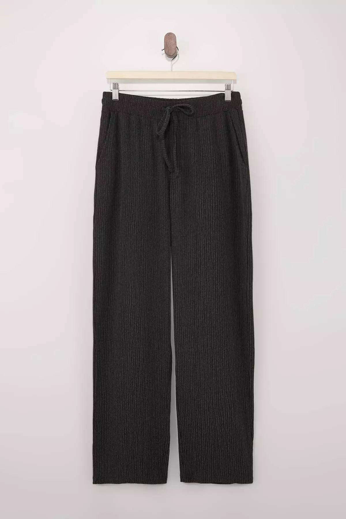 Black Straight Cut Textured Open Leg Sweatpants Tmnss25Ea00008