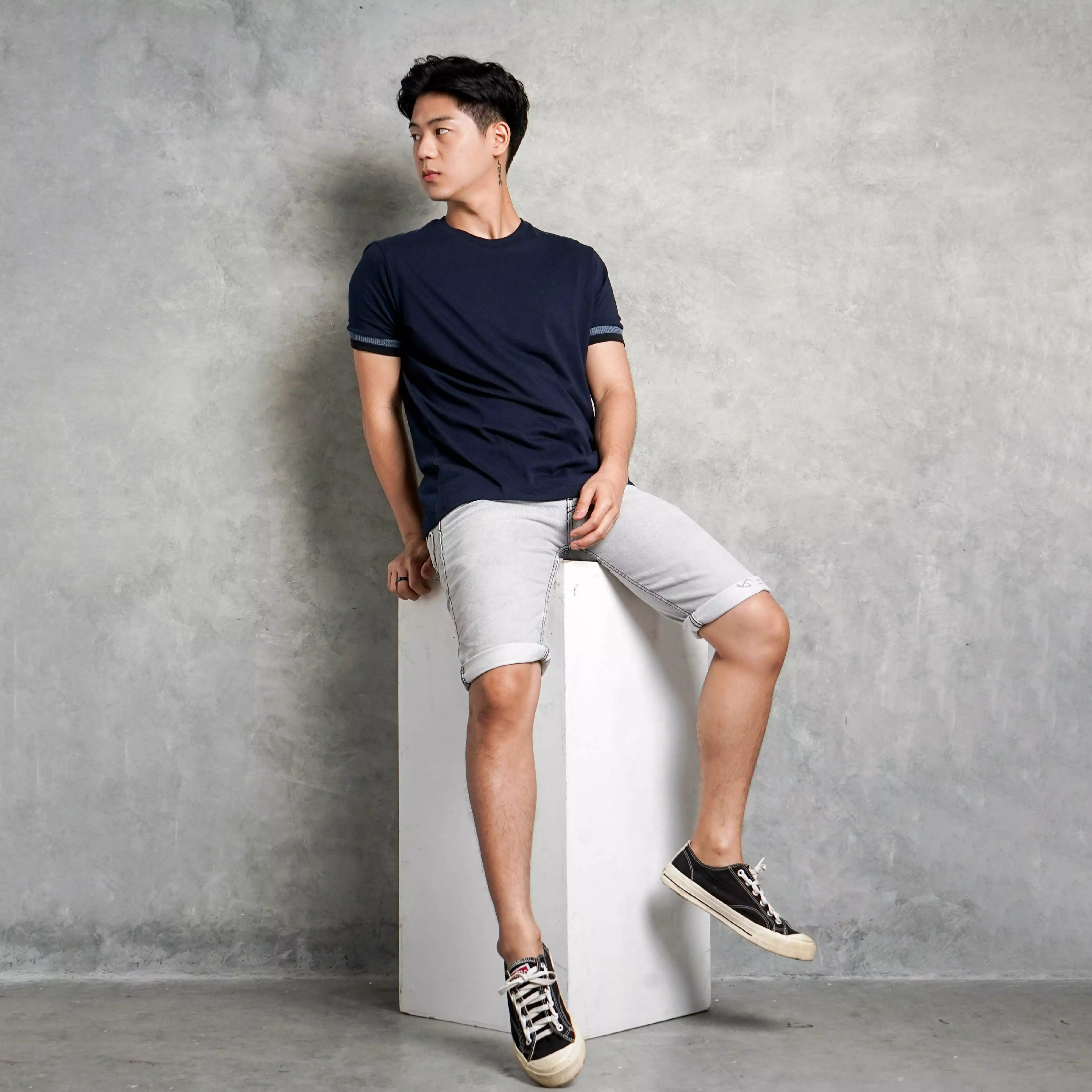 Kale T-shirt Denzel Navy Men Casual Kaos Pendek Atasan Pria Original