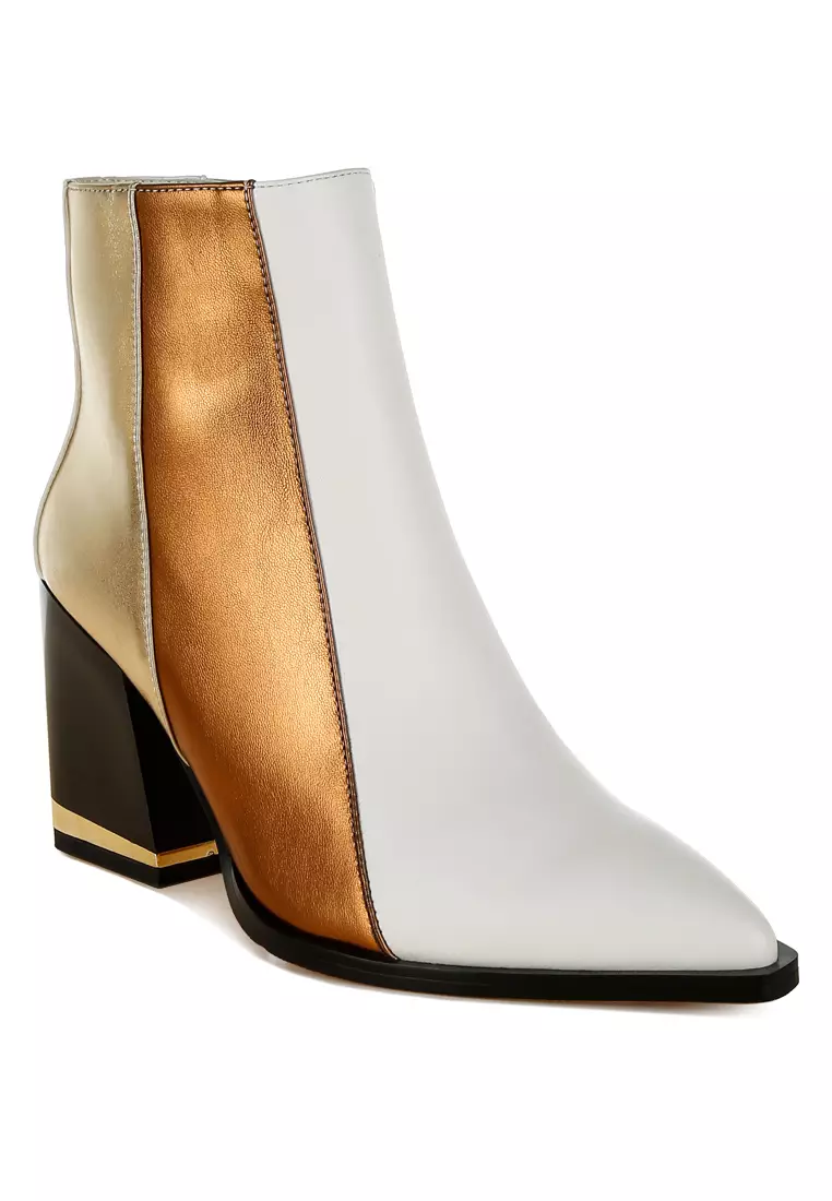 Sepatu bot hak blok tiga warna dalam warna putih pudar