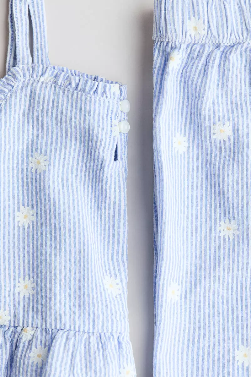 2-piece frill-trimmed seersucker set