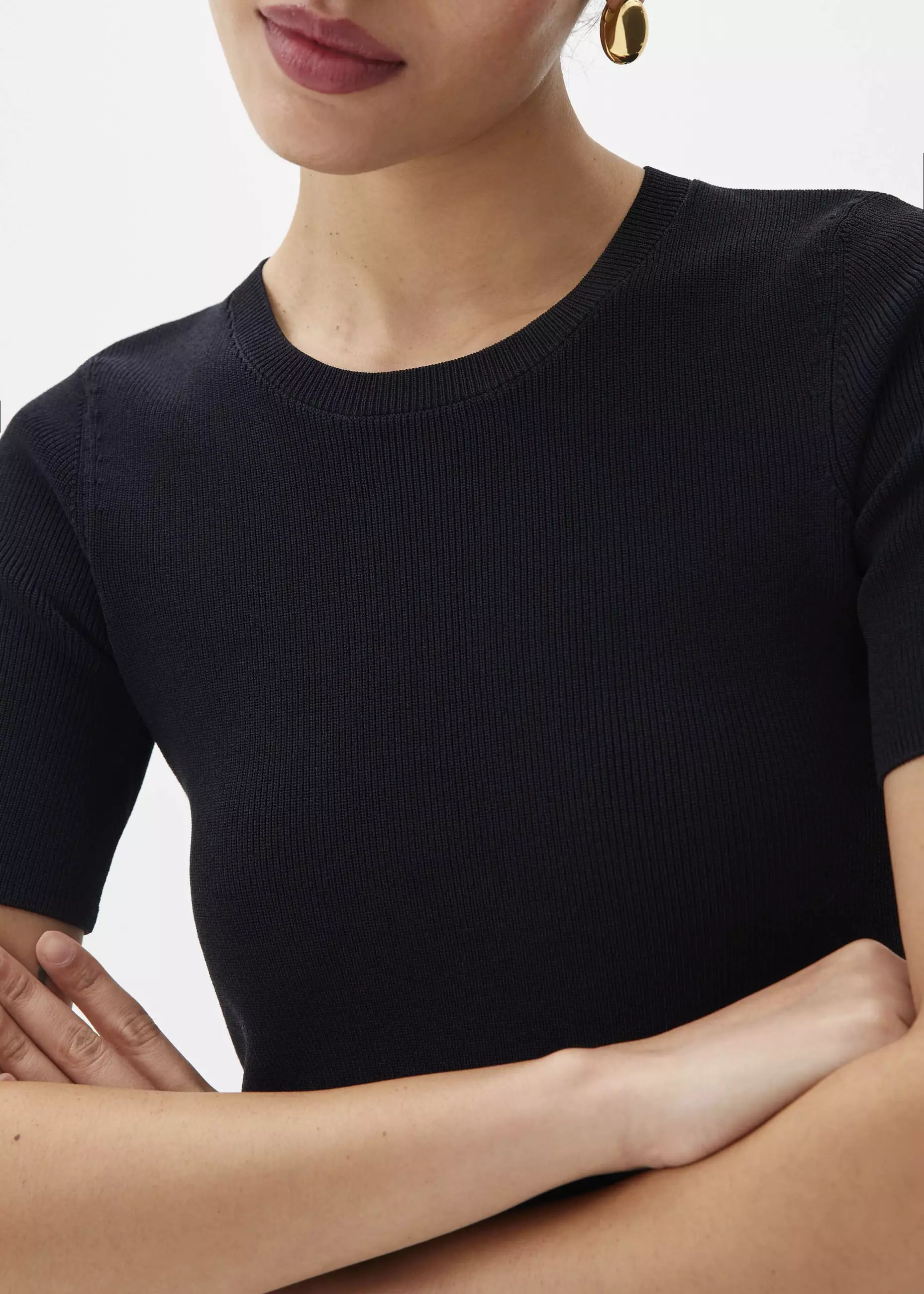 Atasan Wanita - Kyle Knit Round Neck Crop Top