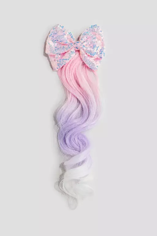 Hair clip with hair extensions