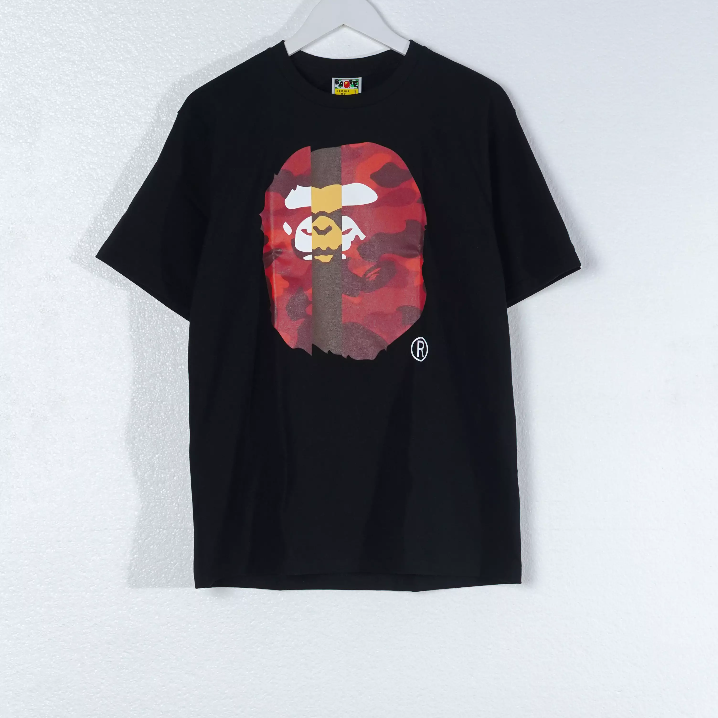 Kaos BAPE BIG HEAD CAMO TRICO RED BLACK TSHIRT 100% ORIGINAL