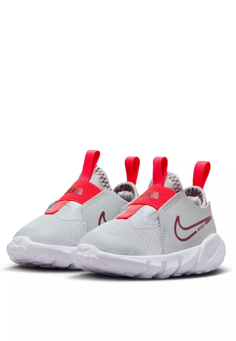 White nike sneakers hot sale for toddlers