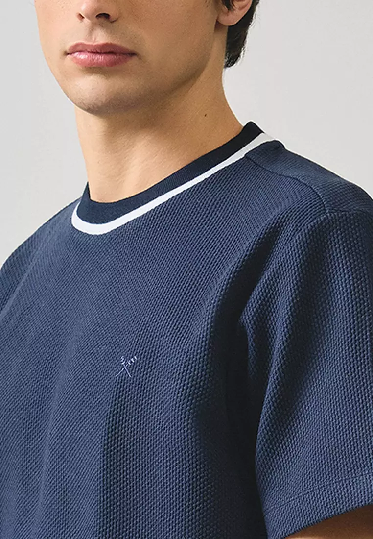Regular Fit T-Shirt With Contrast Piping Detail In Textured Knit