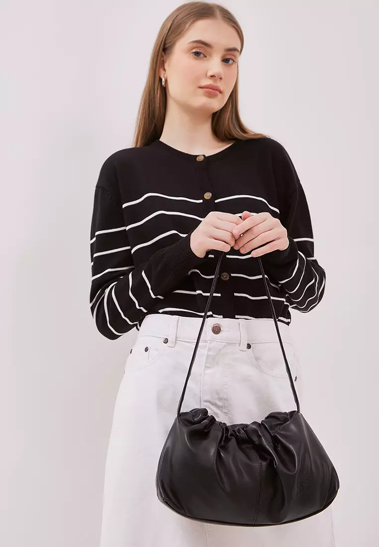 DUST Taavi Bag Hitam (D. 9116)