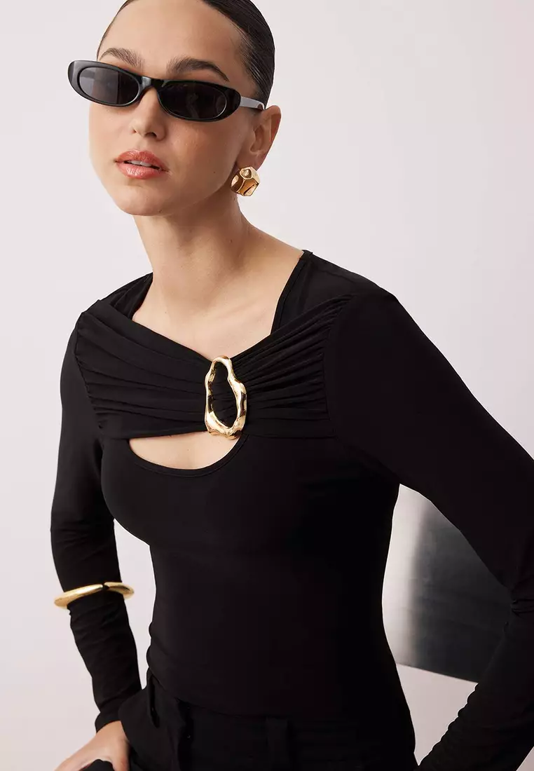 Black Accessory And Cut Out Detail Bodycon Stretchy Knitted Blouse