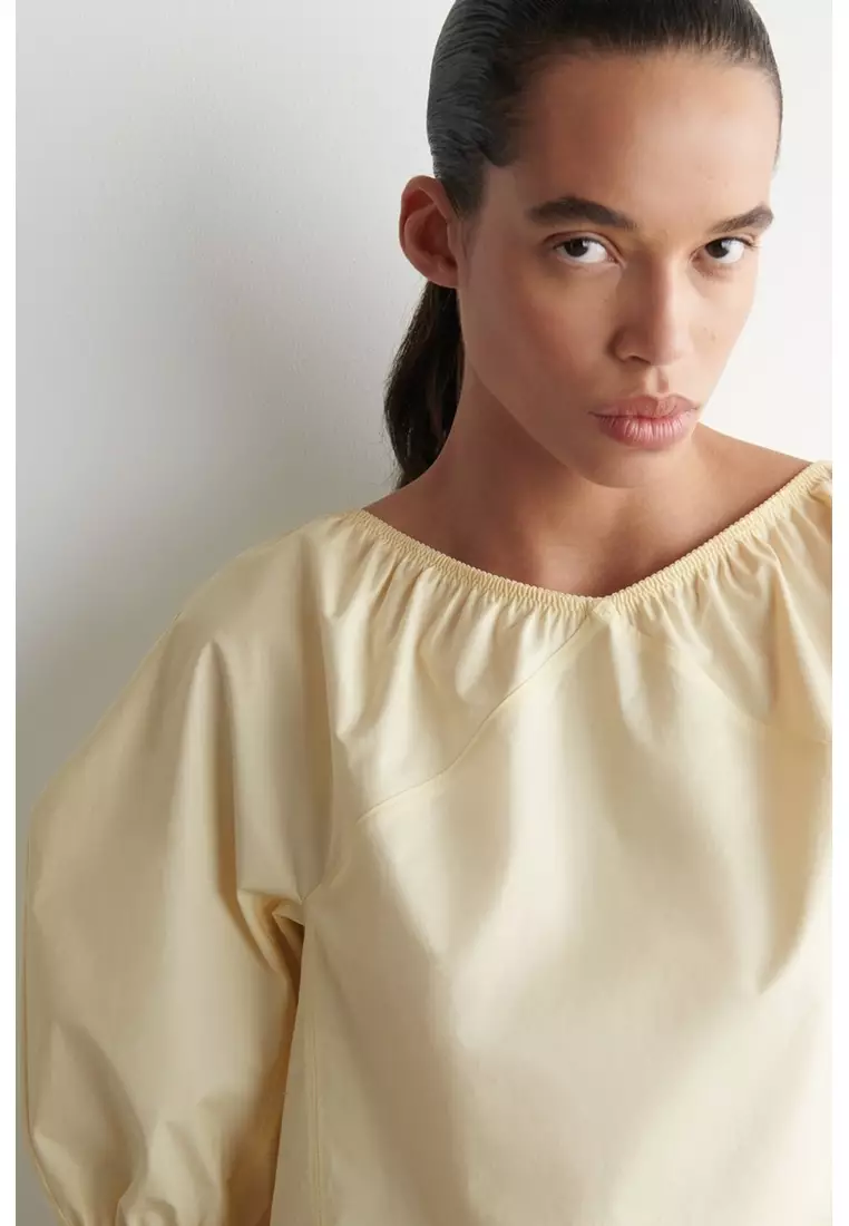 GATHERED PUFF-SLEEVE BLOUSE
