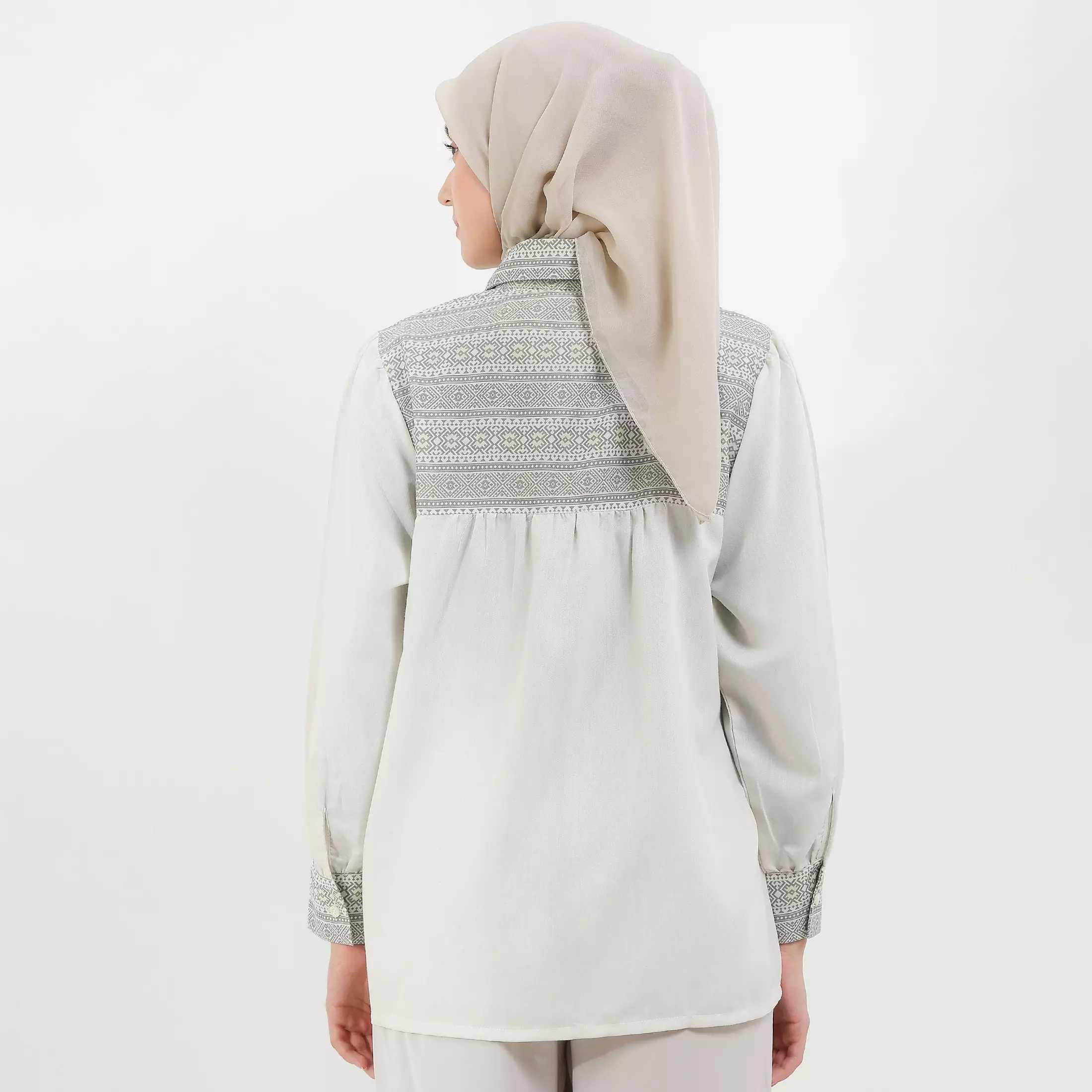 MFMW Neriah Atasan Blouse Cream Motif