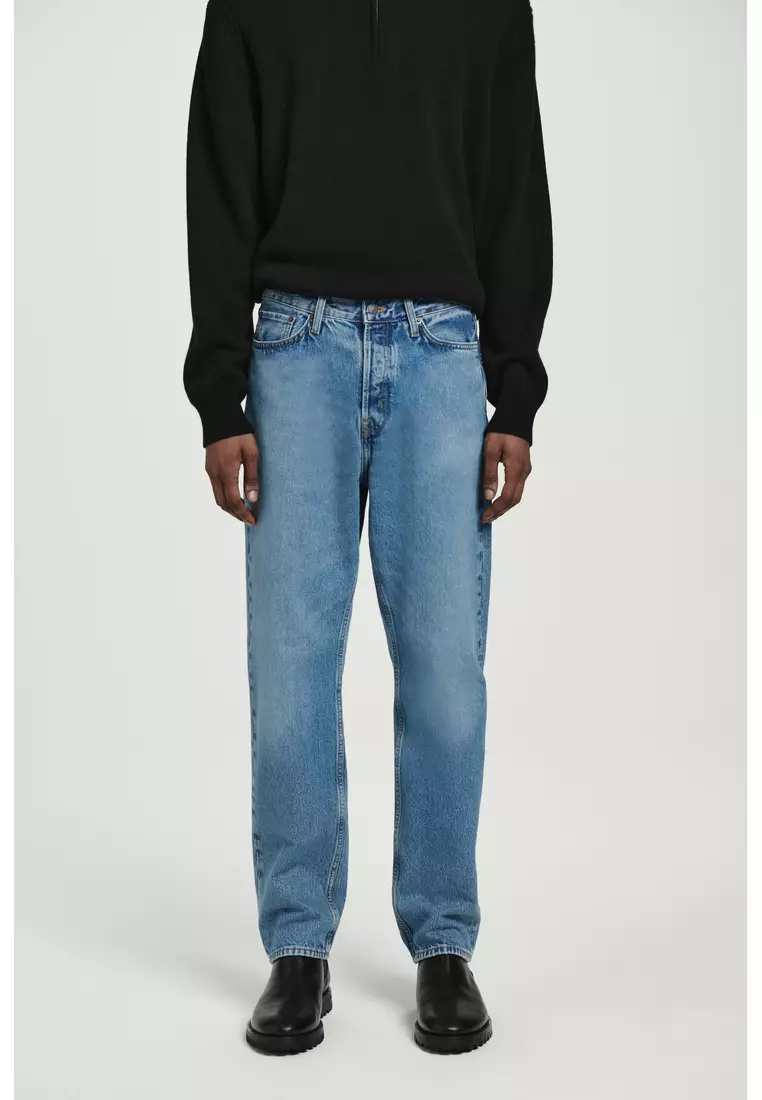SIGNATURE STRAIGHT-LEG JEANS