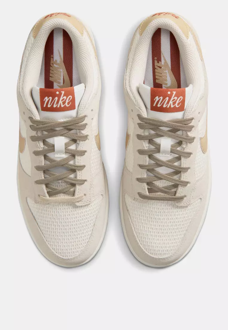 Dunk Low SE Women's Shoes