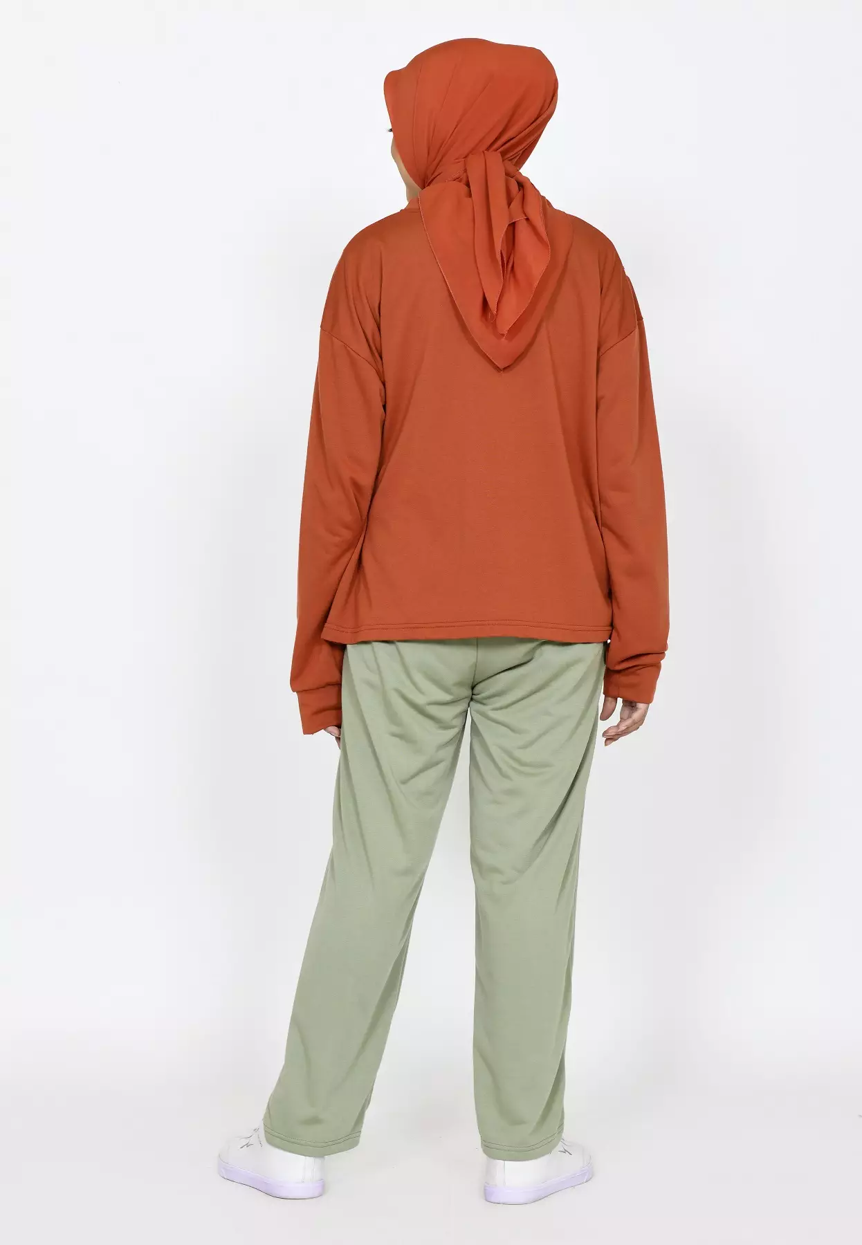 Setelan Training Alena 2