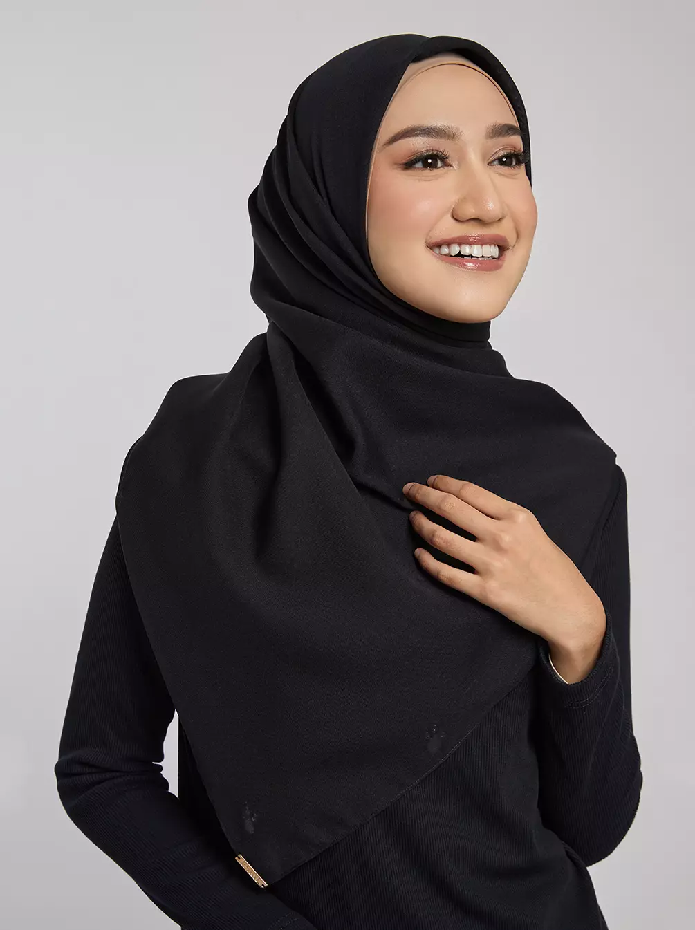 Kami Light Voile Scarf Plain Black
