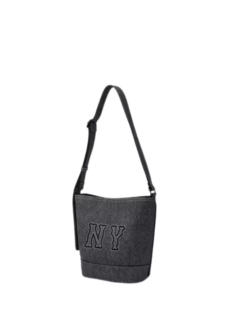 ☆MLB Korea☆ Basic Big Logo Canvas Bucket Bag NY Black Basic Big Logo Canvas Bucket Bag NEW YORK YANKEES - MLB KOREA