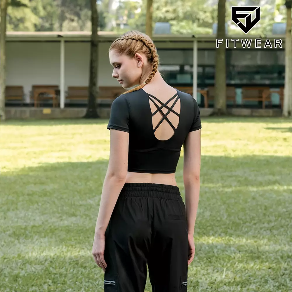 Fitwear Croptop Olahraga Wanita ELIZA CRISSCROSS S/S DRYFIT WITH BRA - BLACK