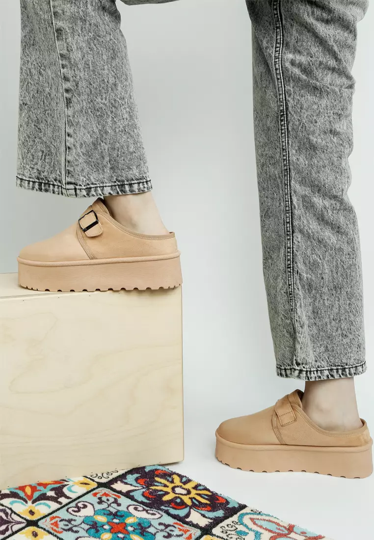 Buckle Strap Platform Classic Slip-On in Beige