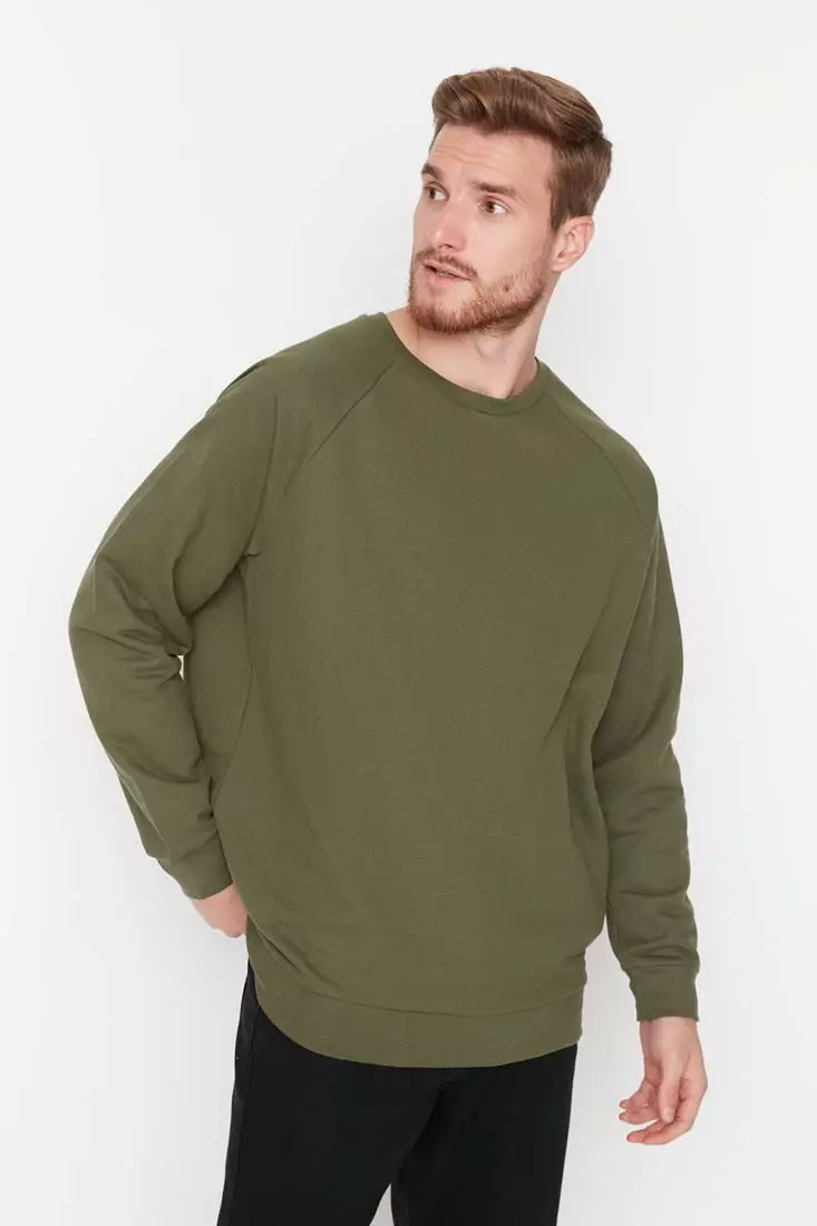 Khaki Men's Basic Oversize/Wide-cut Crewneck Fleece Sweatshirt.