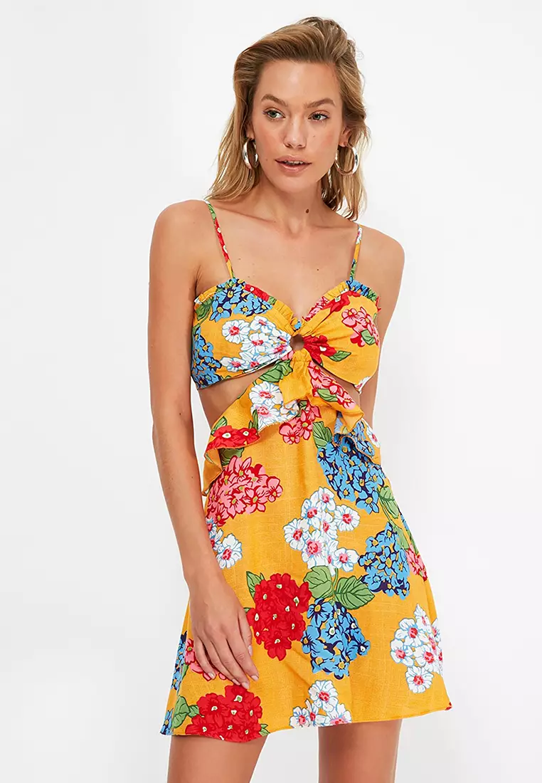 Buy Trendyol Cut Out Detail Viscose Beach Dress 2023 Online | ZALORA ...